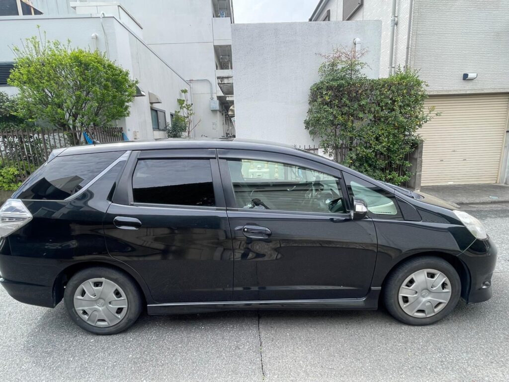 Honda Shuttle (Black)